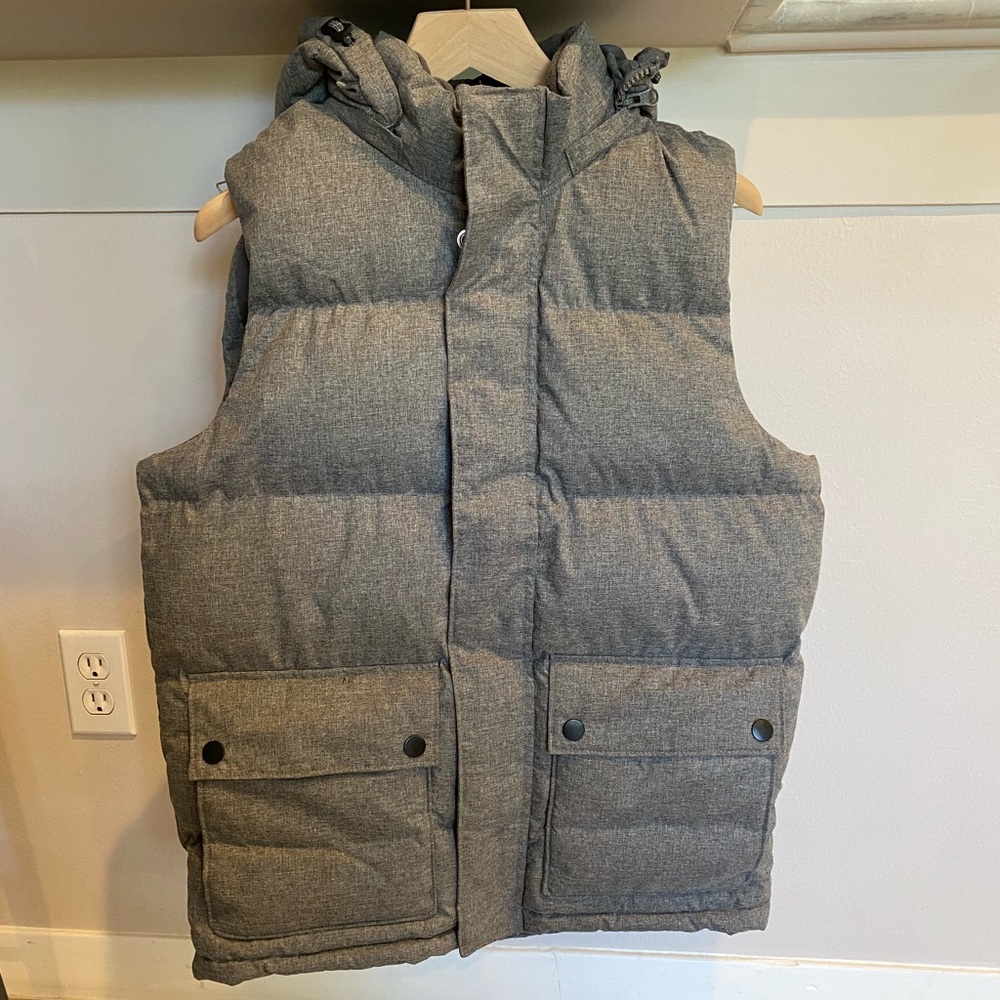 Old Navy Men’s Puffer Vest Size S